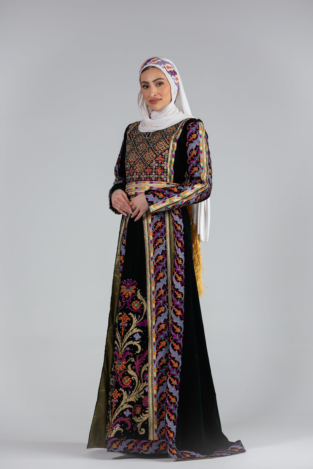 Elegant Velvet Thobe with Detachable Skirt