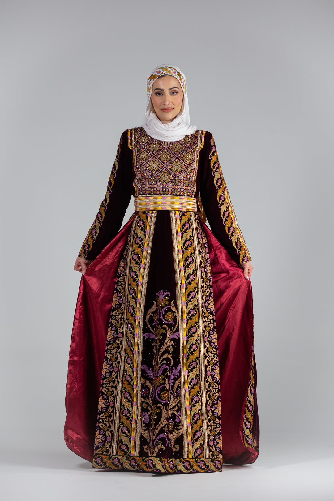 Elegant Velvet Thobe with Detachable Skirt