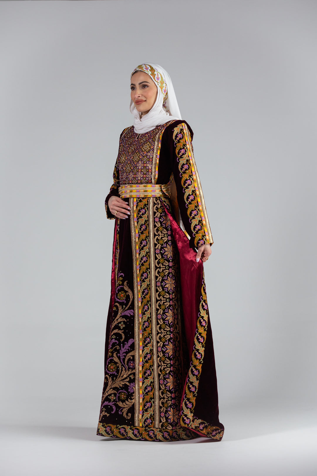 Elegant Velvet Thobe with Detachable Skirt