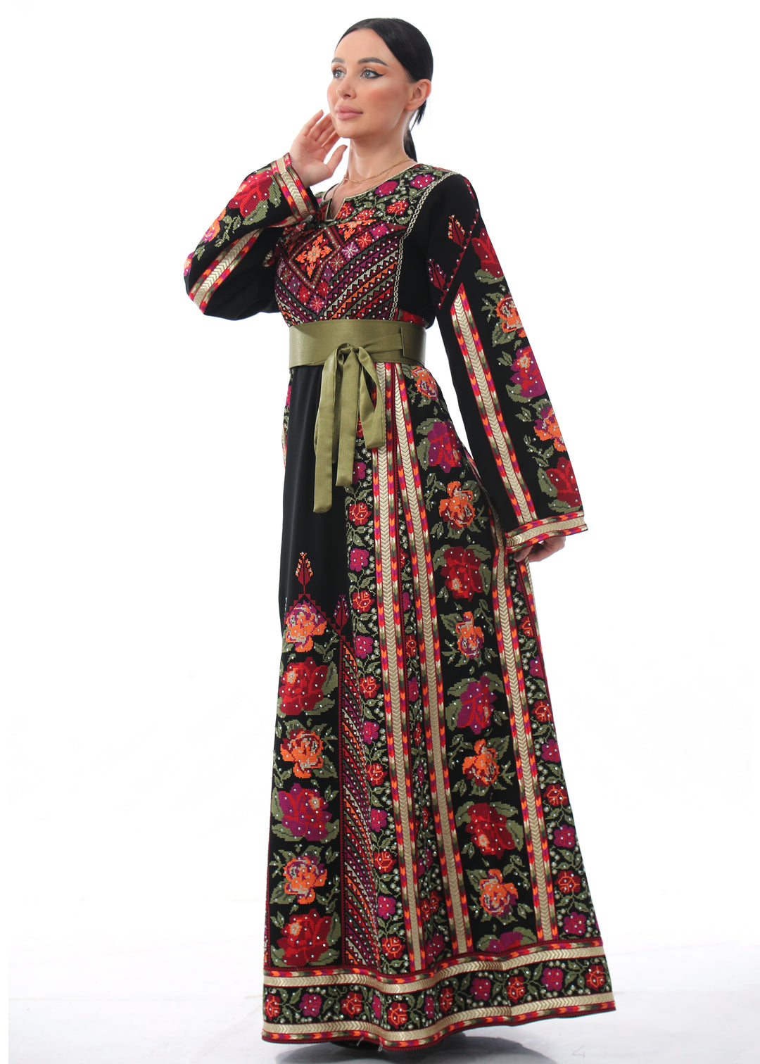 Amira Floral Embroidered Thobe